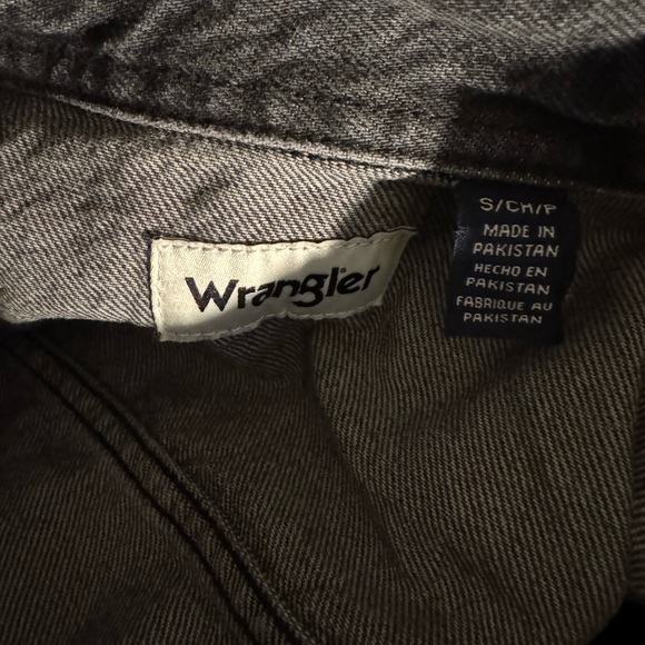 Wrangler Women's Denim Jacket with Western Snap W Stitching on Pocket Small - Picture 6 of 6